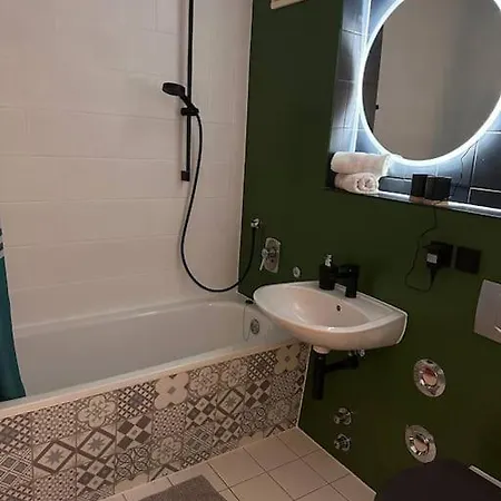 Cozy Mit Balkon I Wlan